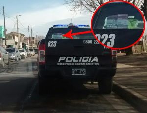 patrullero con propaganda politica