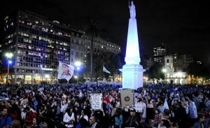 plaza de mayo contra macri