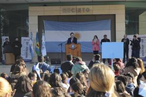 leo dia de la bandera